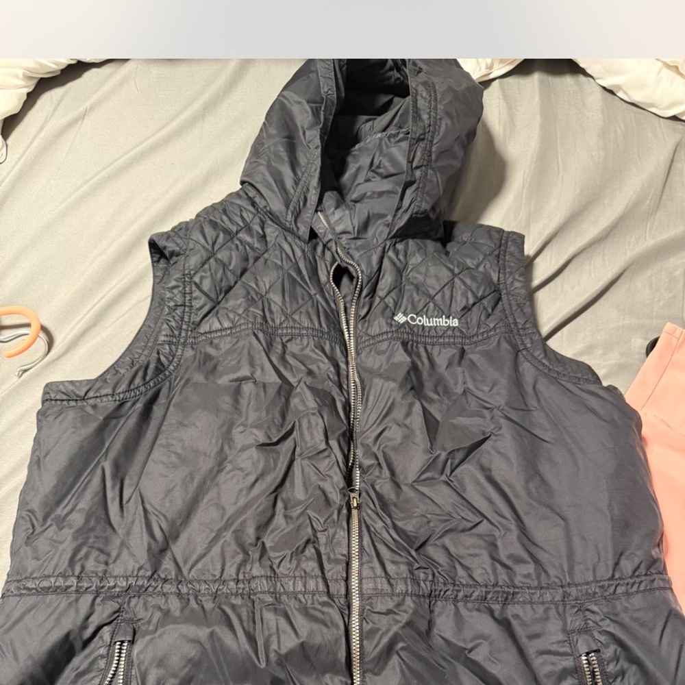 Columbia Charcoal Hooded Vest